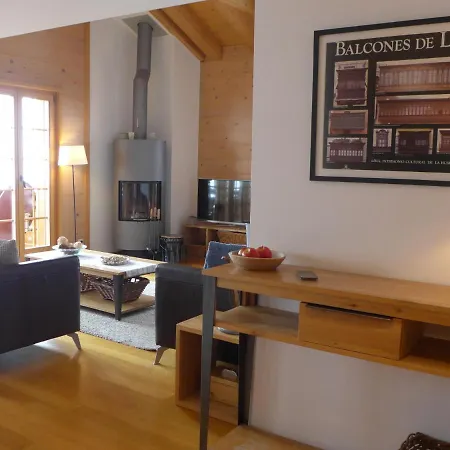 Snowflake By Interhome * Γκρίντελβαλντ